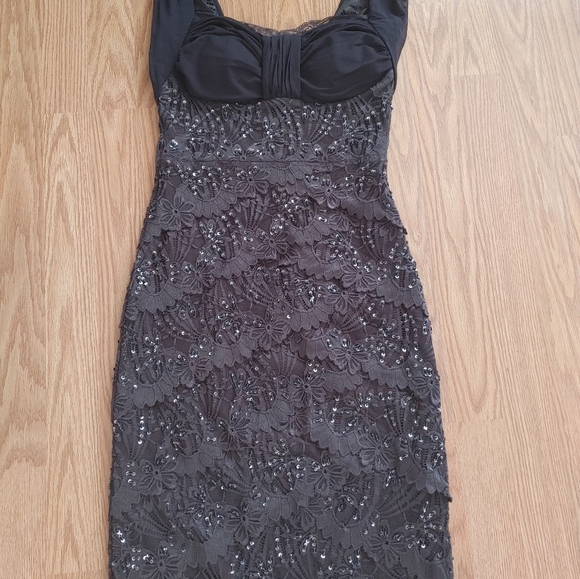 Le Chateau - Picture 2 of 2